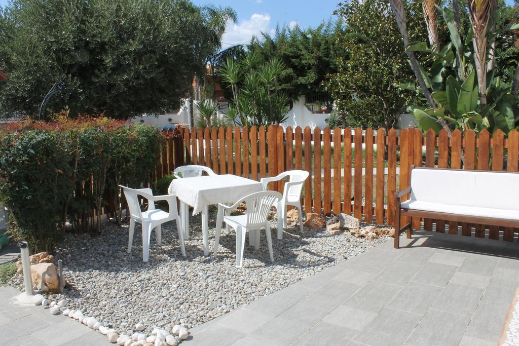 L'Albero Dei Limoni B&B Taranto Exterior photo