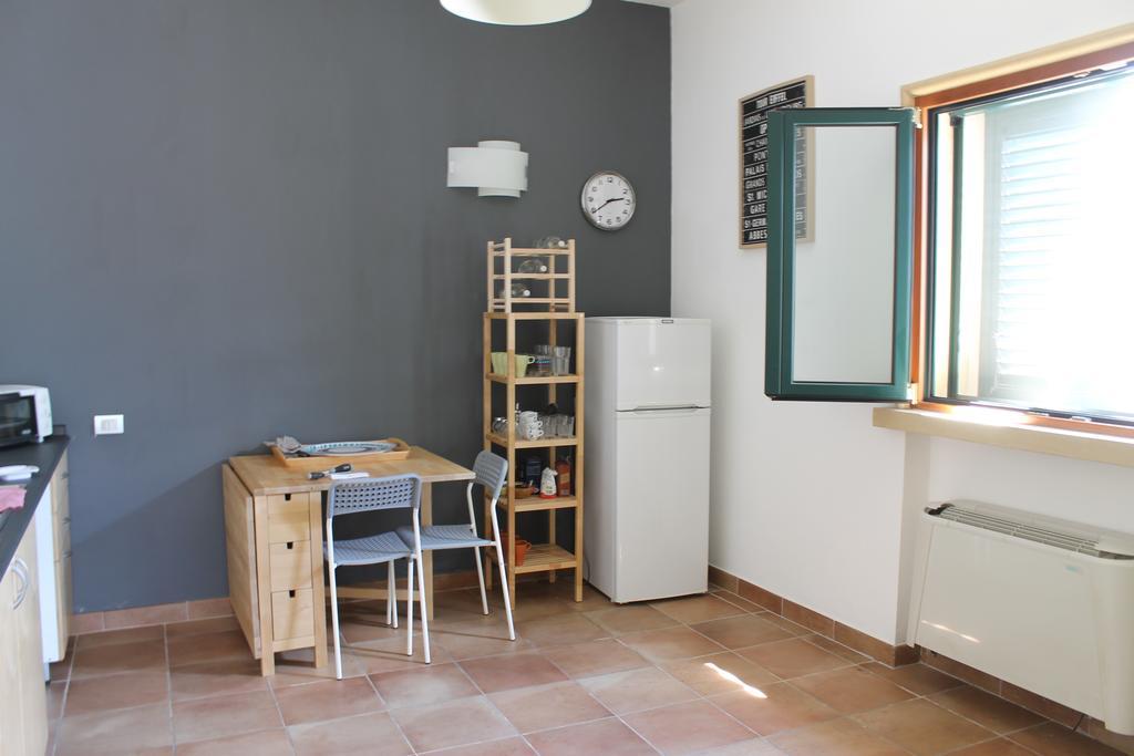L'Albero Dei Limoni B&B Taranto Exterior photo